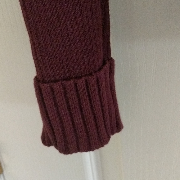 i.e relaxed, wine, Med, cotton turtleneck - Picture 5 of 7